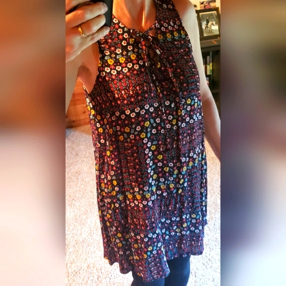 BCBG Sleeveless Black Floral Print Dress Tunic - NWT - Picture 4 of 10